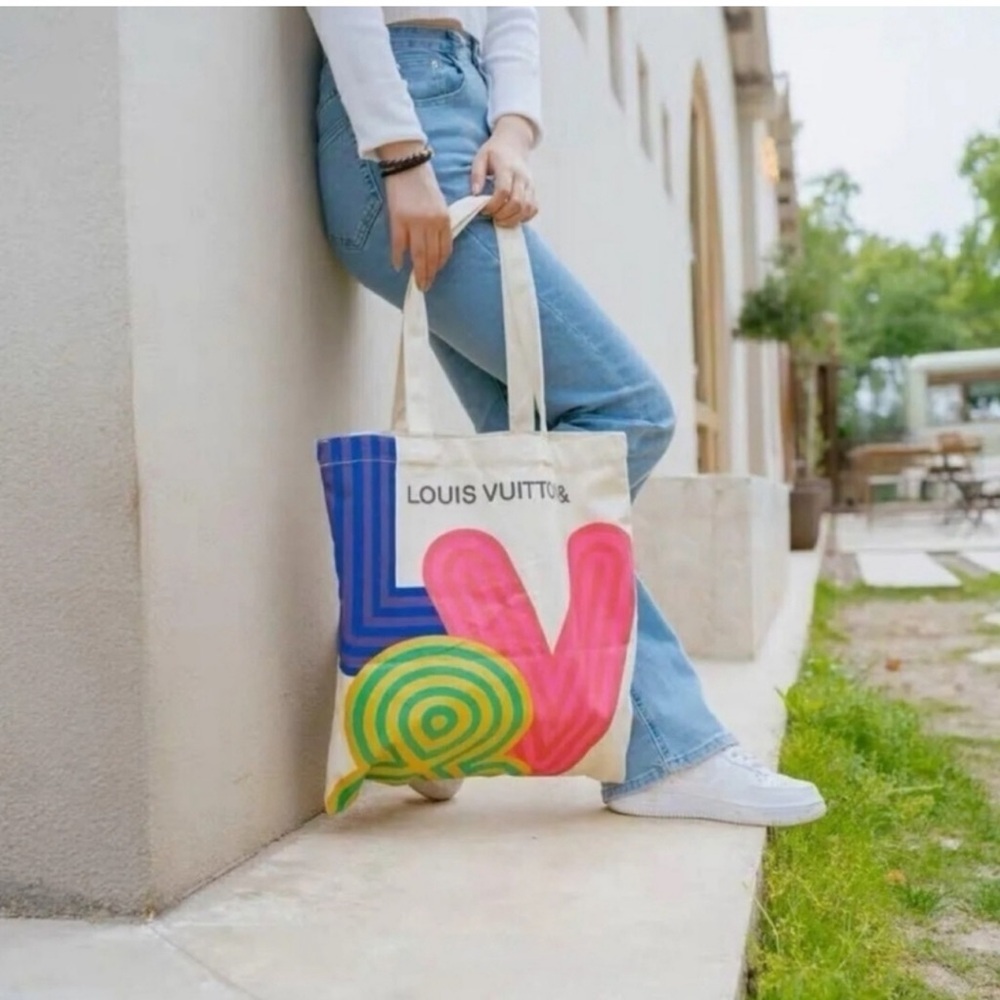 Louis Vuitton canvas Tote bag - Picture 1 of 5